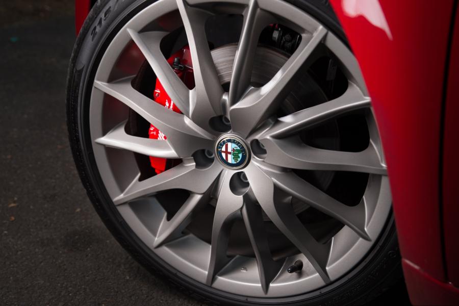 Колеса Alfa Romeo MiTo Quadrifoglio Verde (955) 2014 года  (AU) (фото 2 из 19)